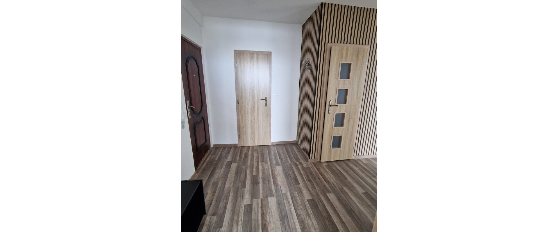 Na predaj 3 - izb. byt na sídl. 1.Mája blok G vo Vranove nad Topľou.