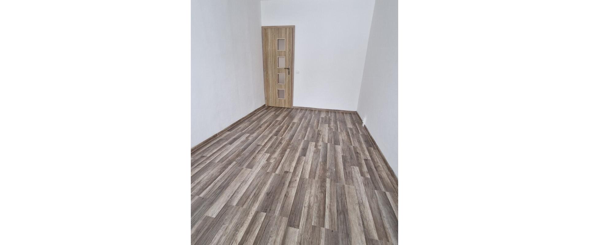 Na predaj 3 - izb. byt na sídl. 1.Mája blok G vo Vranove nad Topľou.