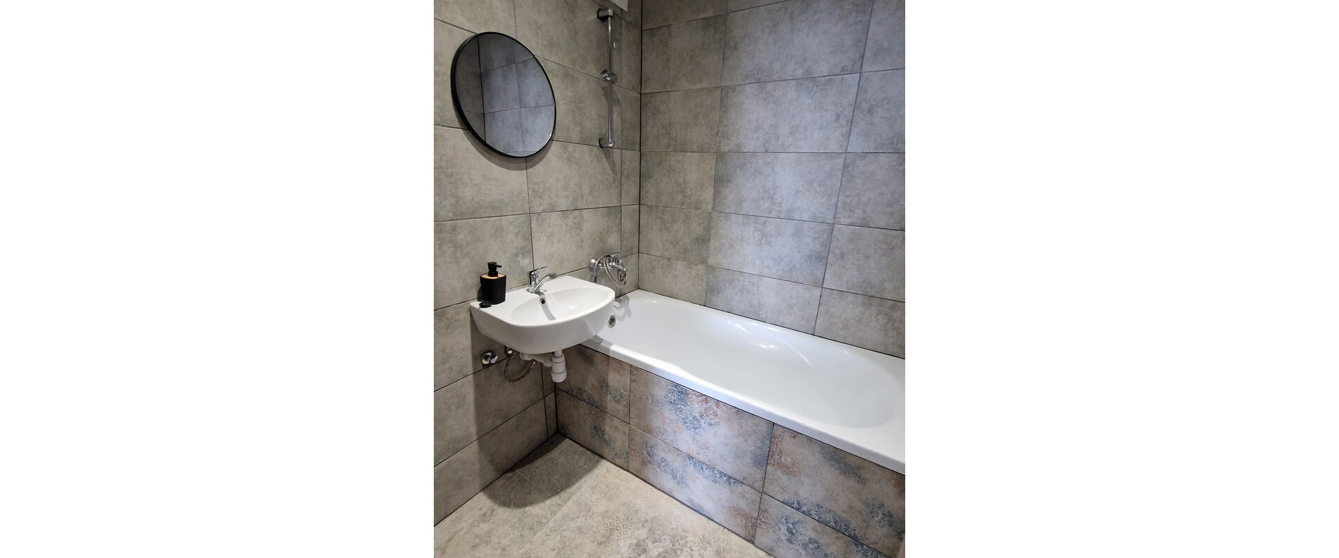 Na predaj 3 - izb. byt na sídl. 1.Mája blok G vo Vranove nad Topľou.