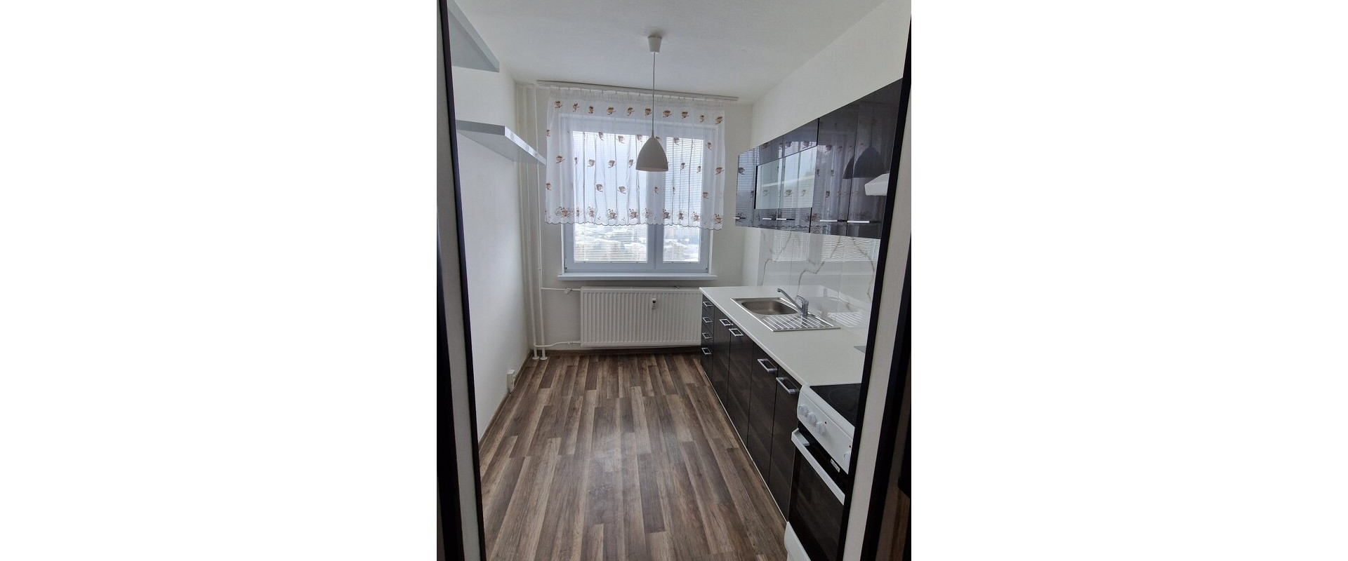 Na predaj 3 - izb. byt na sídl. 1.Mája blok G vo Vranove nad Topľou.