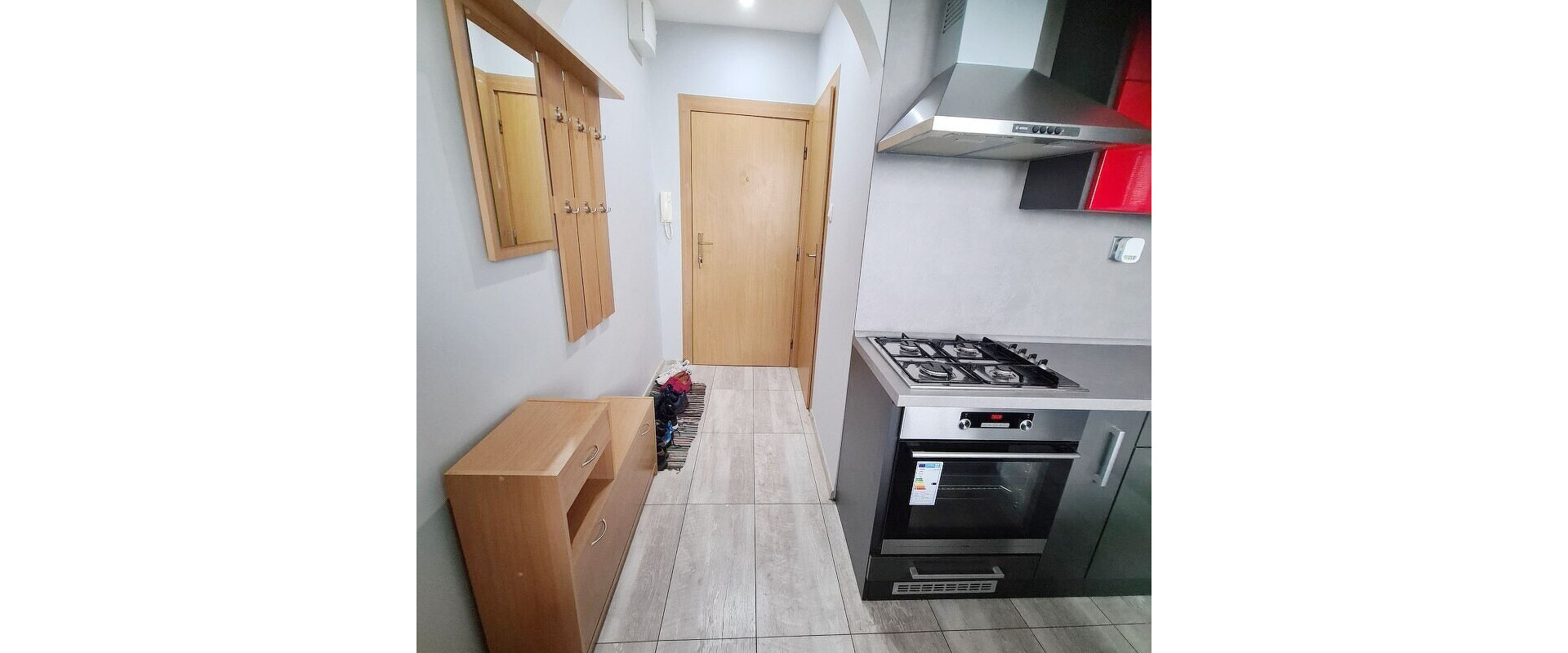 PRENÁJOM: Moderný 1-izbový byt s presklenou loggiou – ul. M. Rázusa