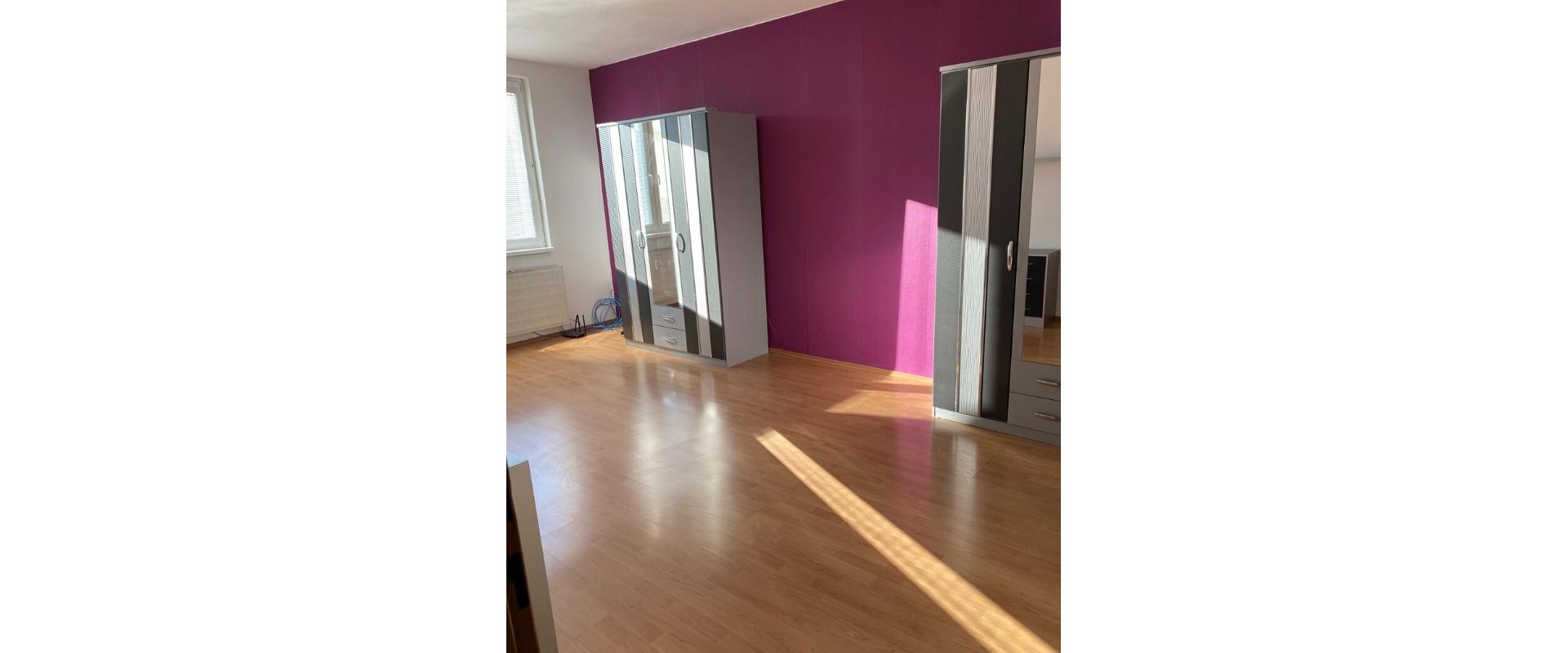 Na prenájom kompletne zariadený 3-izbový byt s balkónom – Klokočina