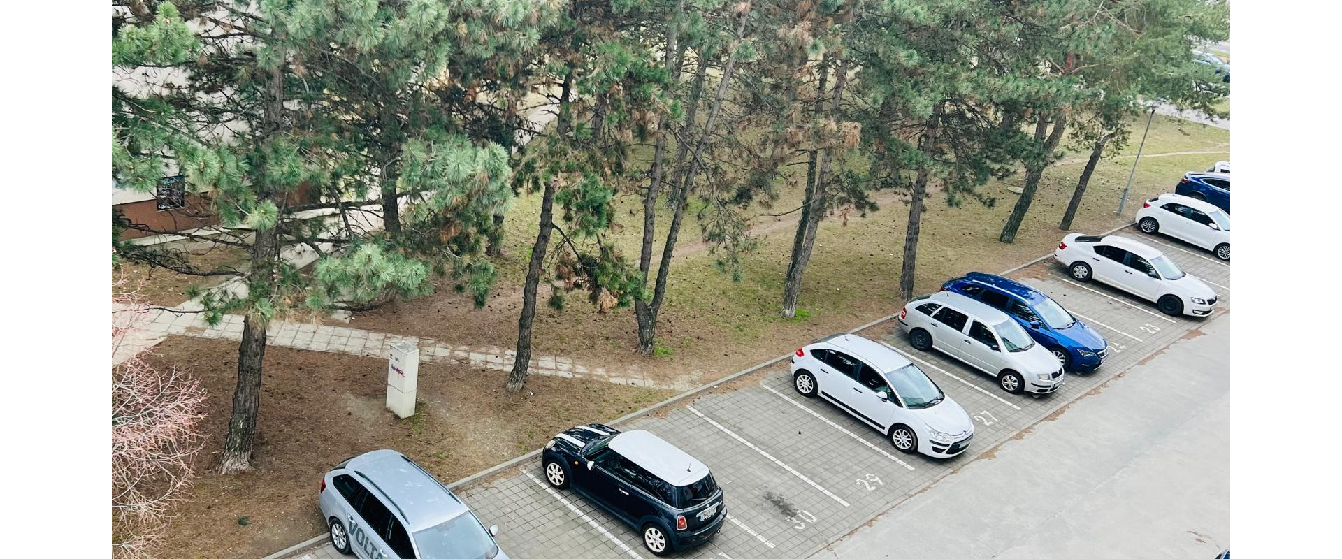 PREDAJ: Vonkajšie parkovacie státie - za rampou - Ružinov