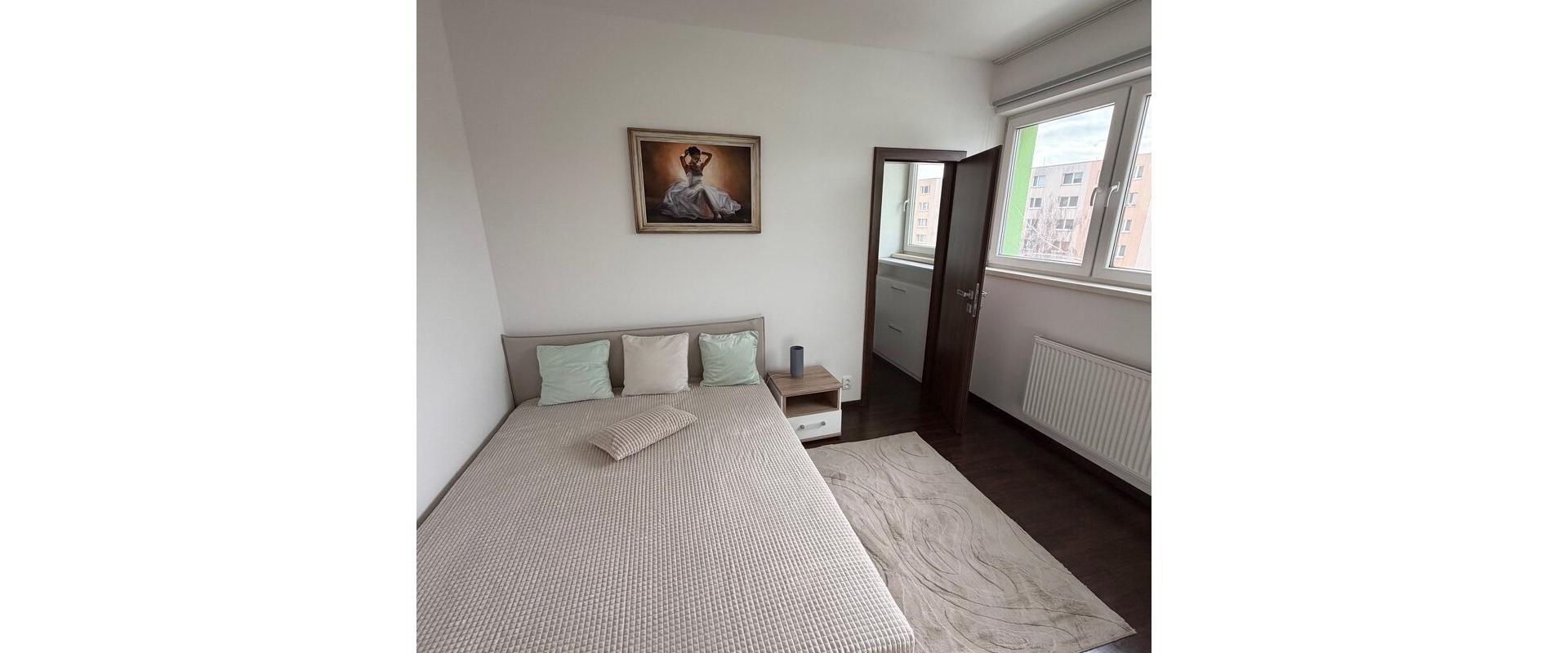 Prenájom moderný 2-izbový byt v novostavbe na Sídlisku III v Prešove.