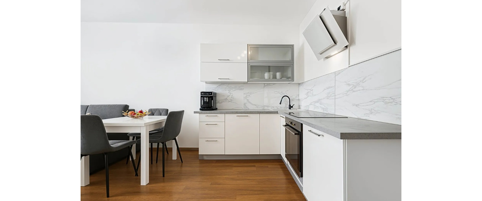 Svetlý 2-izbový byt s parkovacím miestom