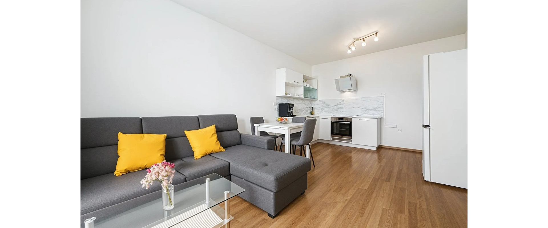 Svetlý 2-izbový byt s parkovacím miestom