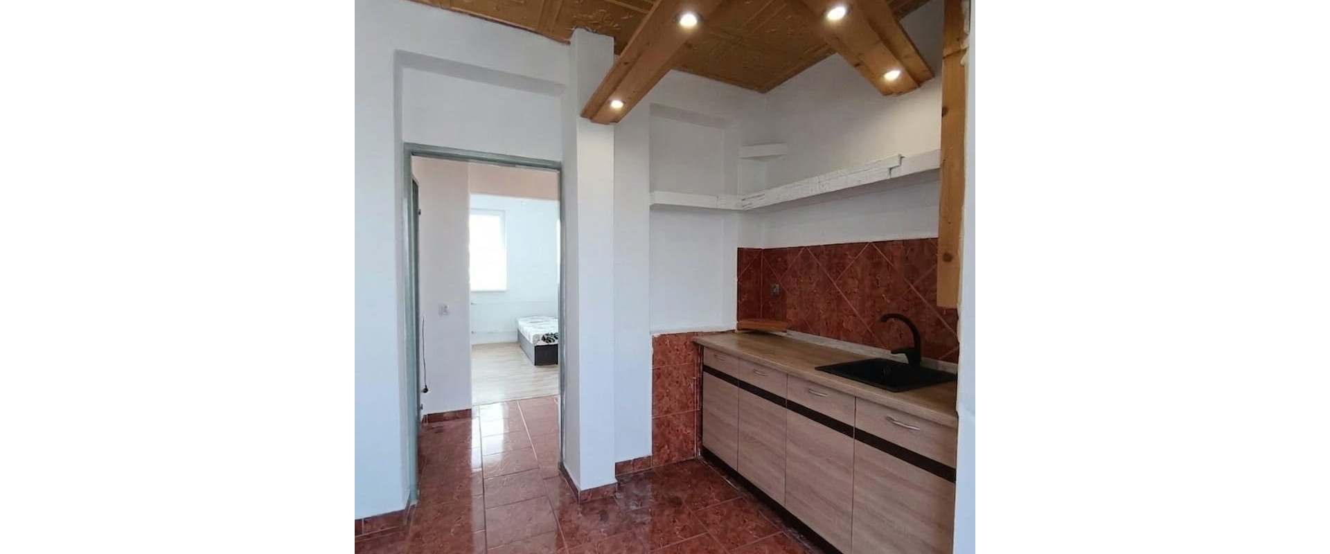 Útulný 2-izb. byt v centre Levíc s francúzskym balkónom