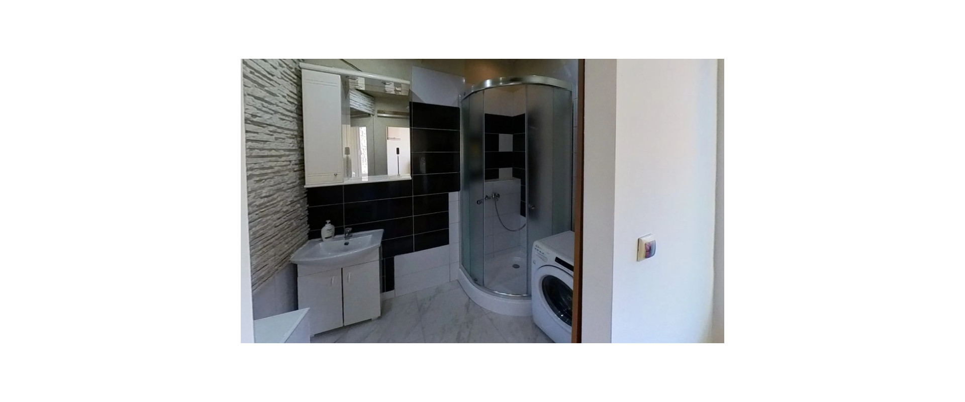 Útulný 2-izb. byt v centre Levíc s francúzskym balkónom