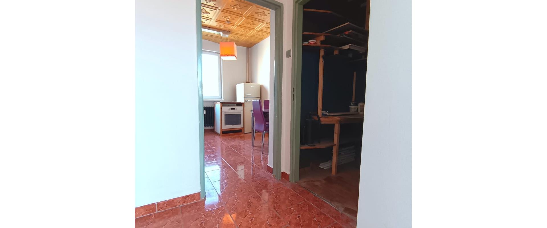 Útulný 2-izb. byt v centre Levíc s francúzskym balkónom