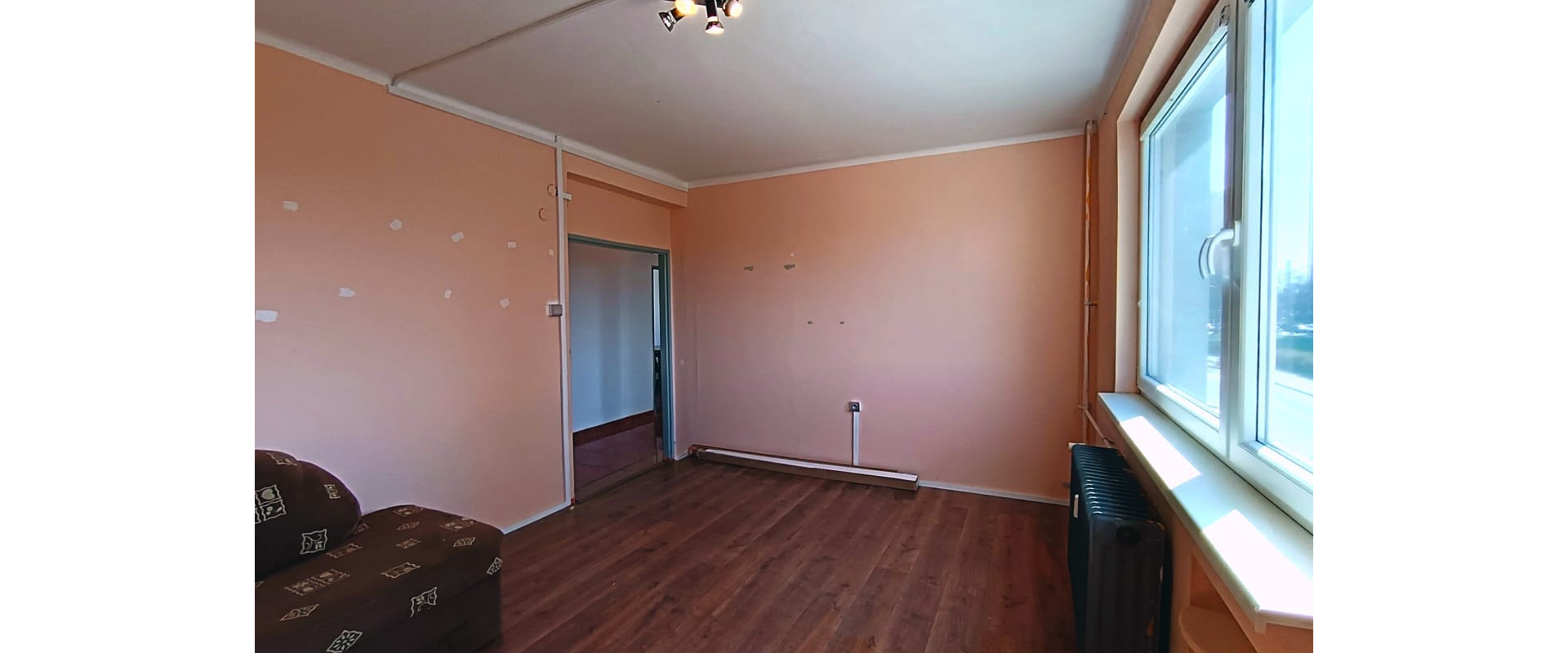 Útulný 2-izb. byt v centre Levíc s francúzskym balkónom