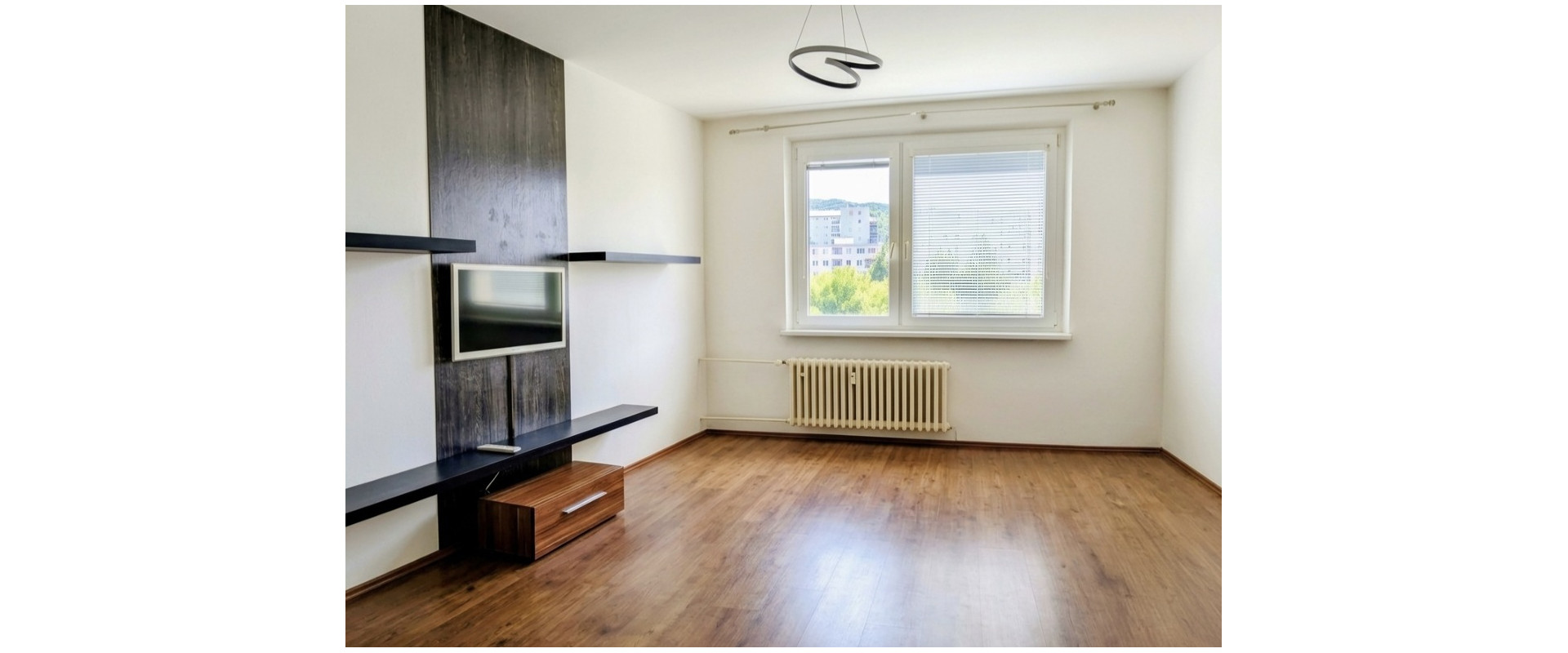 NA PREDAJ PRIESTRANNÝ 2-IZBOVÝ BYT BRATISLAVA-DÚBRAVKA