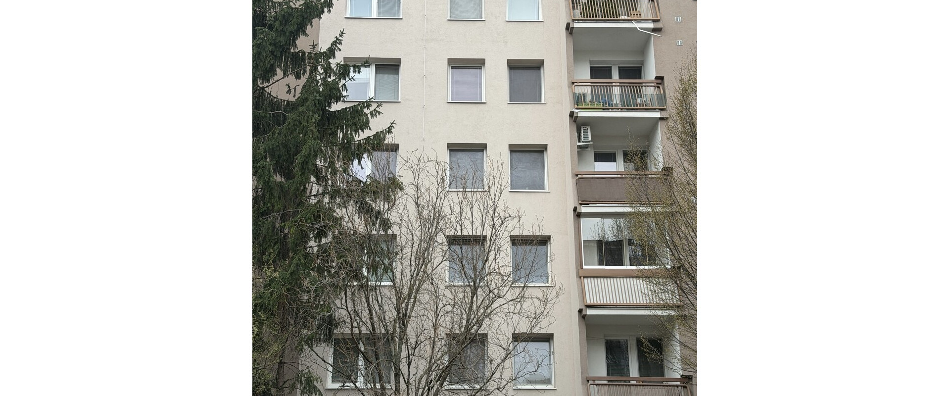 Prenájom priestranneho 4-izbivého bytu v lokalite Ružinov