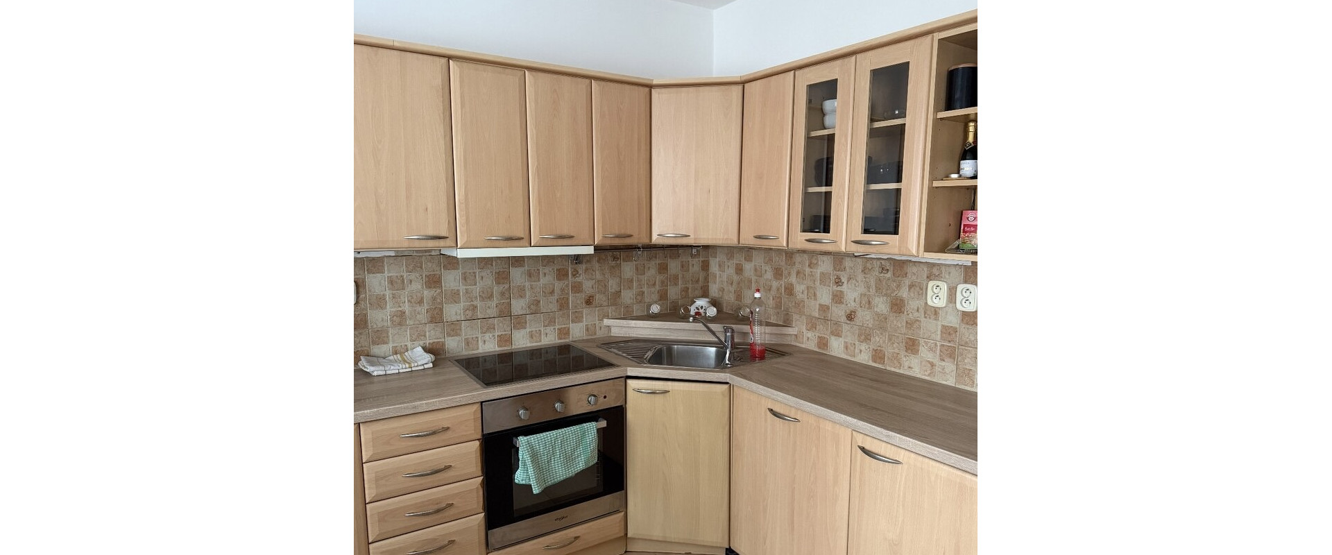 Prenájom priestranneho 4-izbivého bytu v lokalite Ružinov