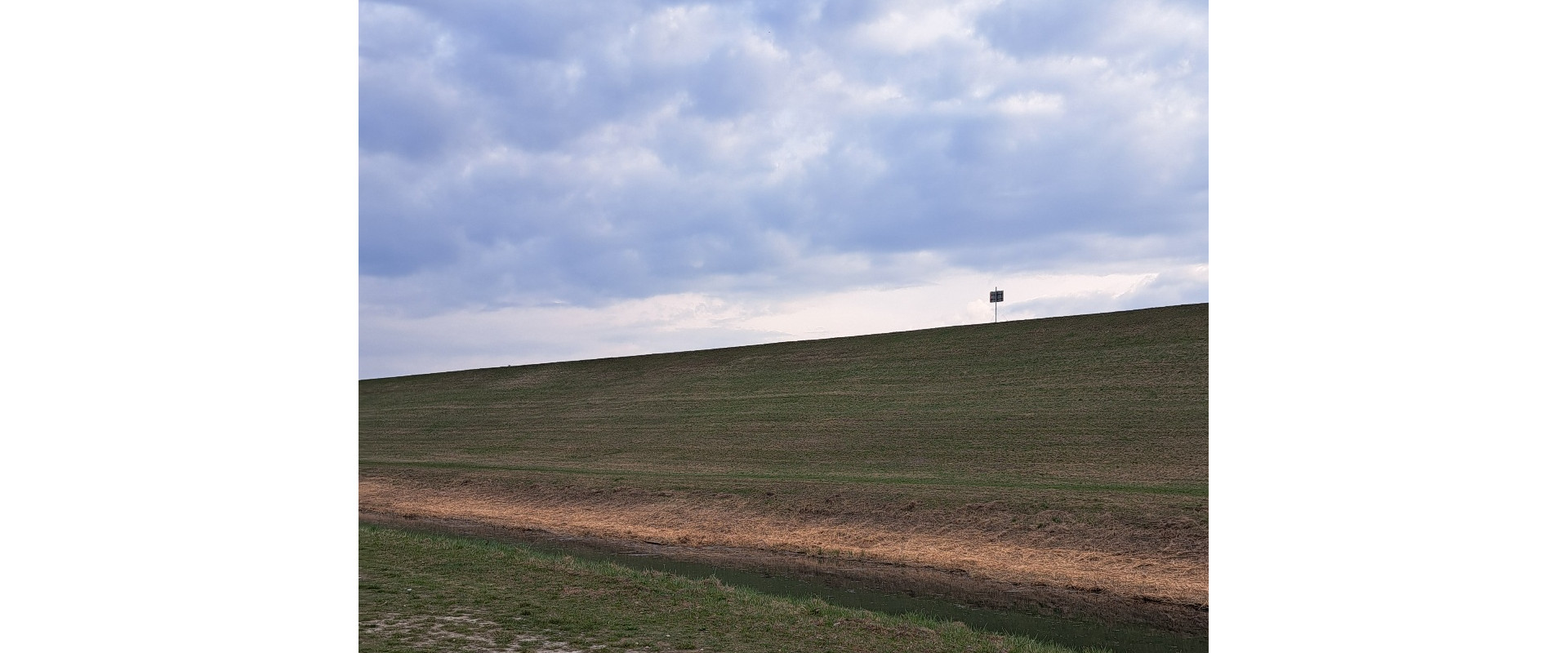 Veľký 3 izb. byt s parkovaním a terasou 35 km od Bratislavy