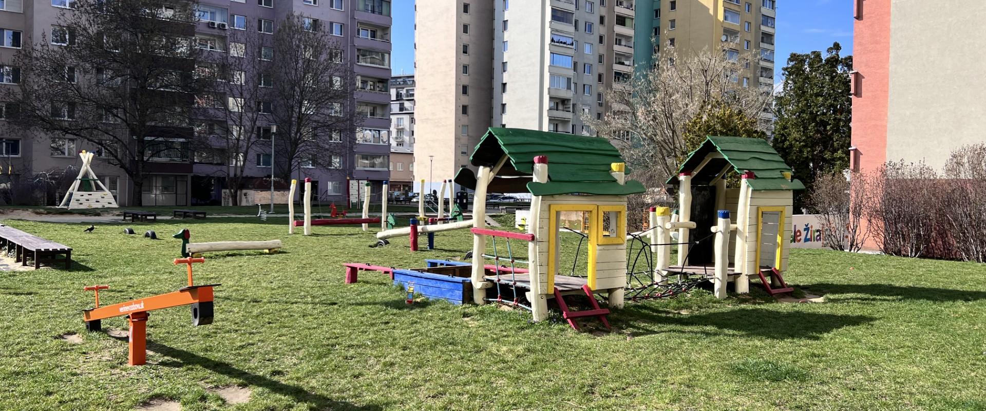 PREDAJ: Veľkorysý 3 izbový byt pri Štrkovci + loggia