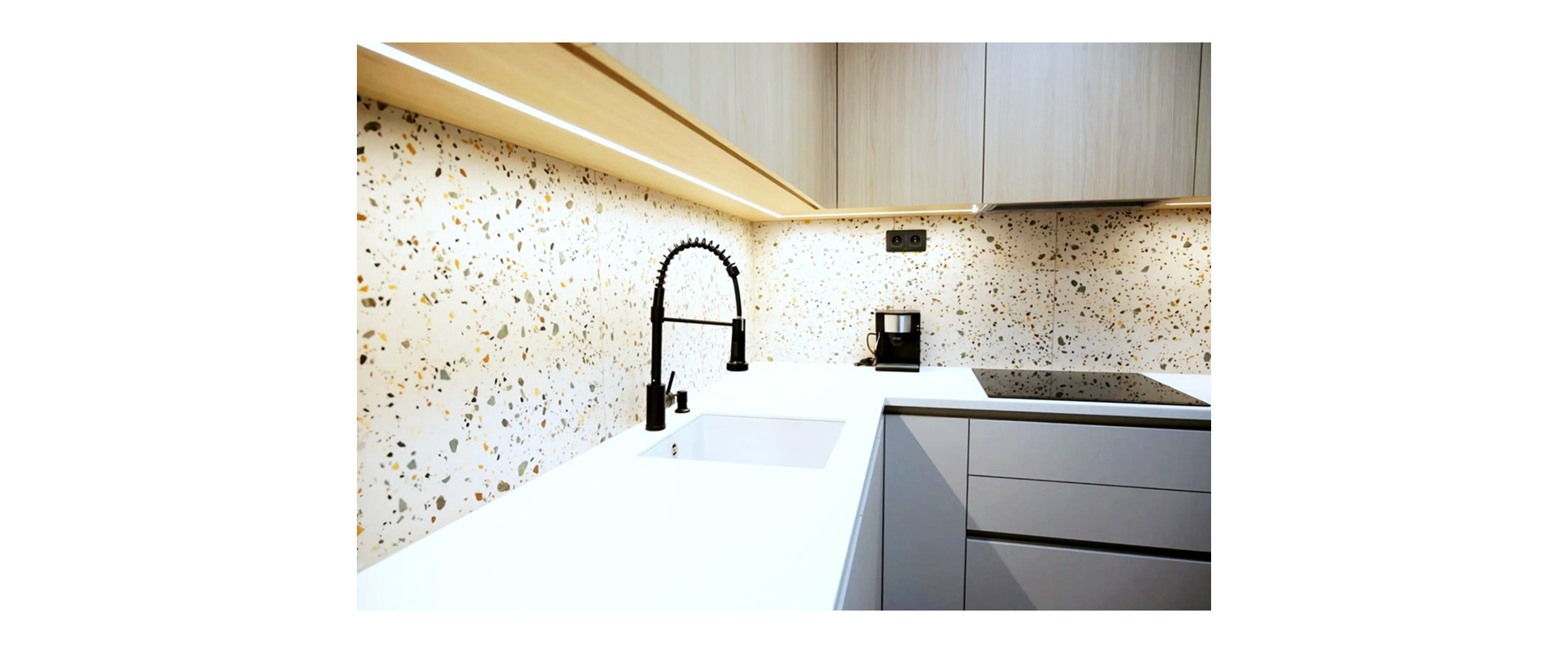 NA PREDAJ ÚPLNE NOVÝ 3-IZBOVÝ BYT, TOP STAV, CENTRUM MALACKY