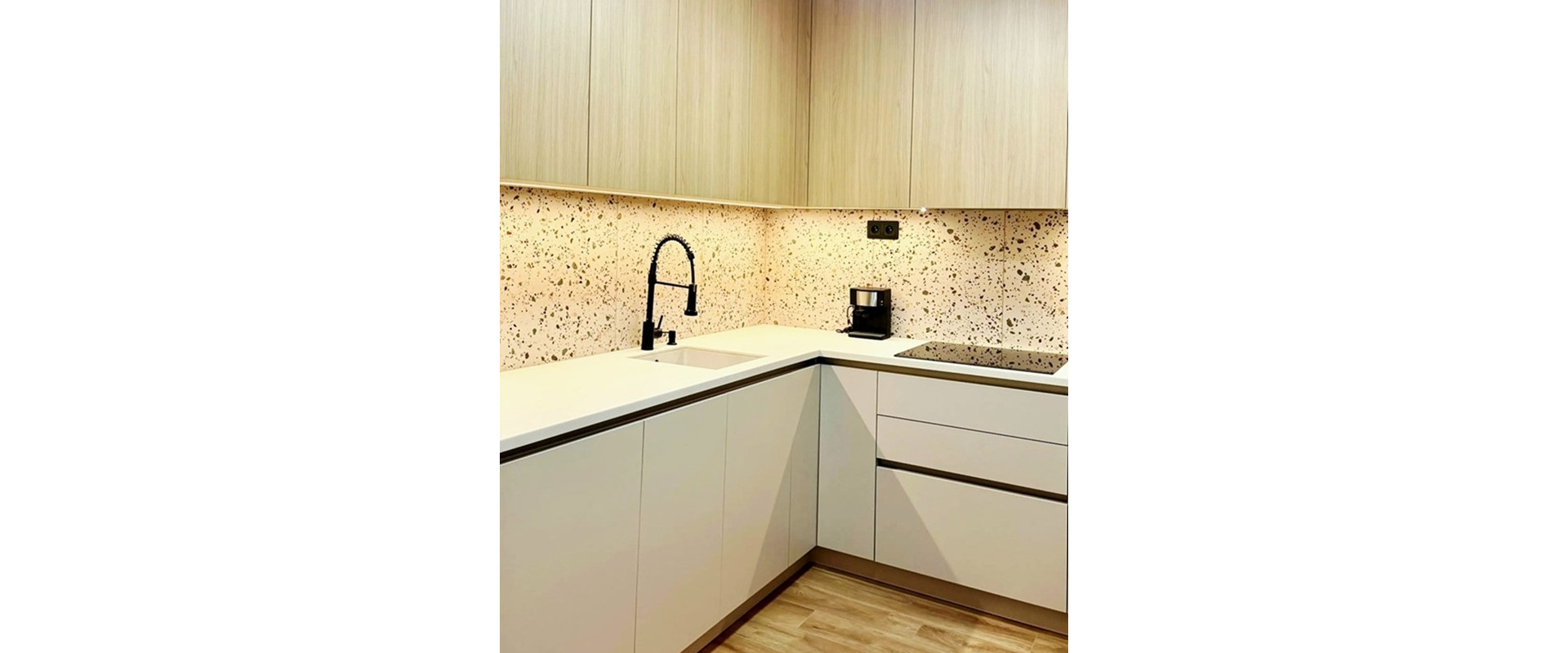 NA PREDAJ ÚPLNE NOVÝ 3-IZBOVÝ BYT, TOP STAV, CENTRUM MALACKY