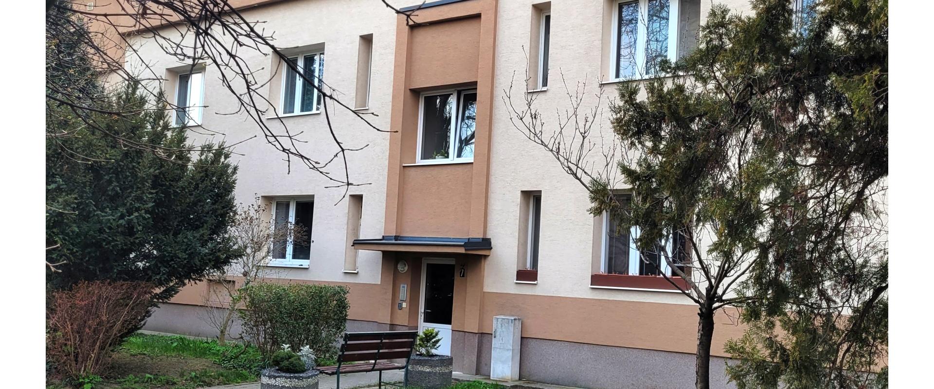 Predaj 2 izbového veľkometrážneho bytu, Nové Mesto