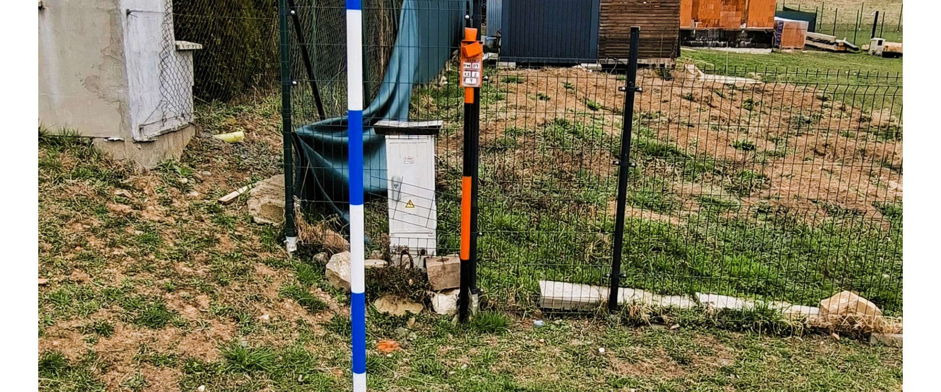 Na predaj rodinný dom vo výstavbe s priestranným pozemkom - 1 850 m² v obci Prosačov.