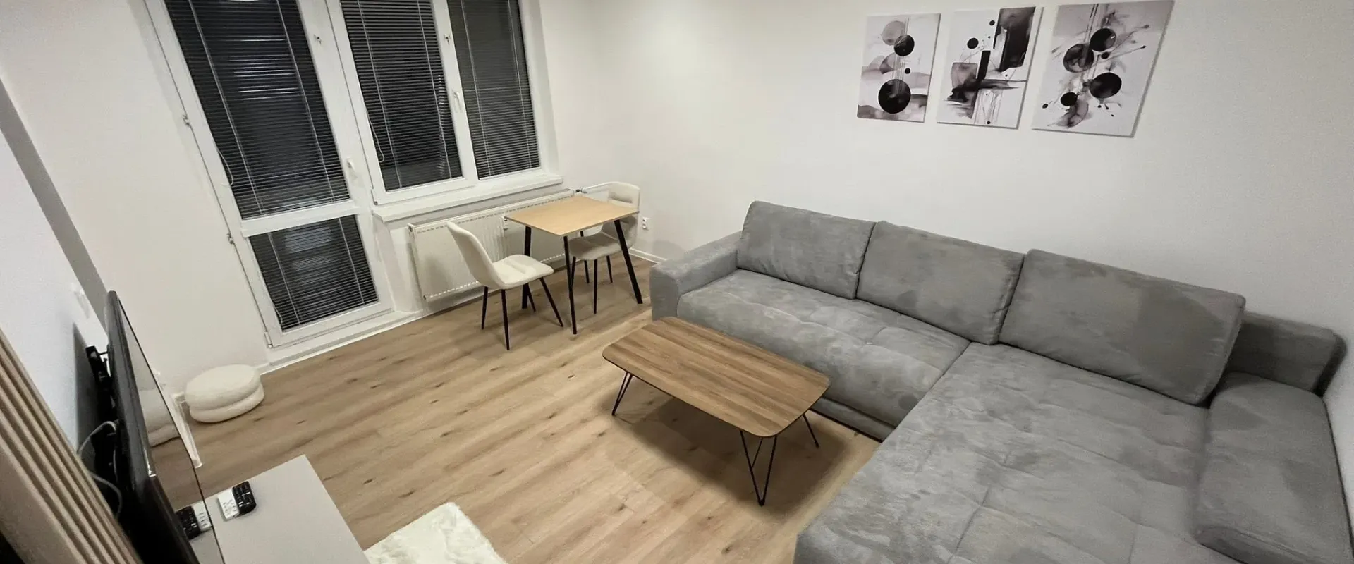 Na prenájom 2,5 - izbový byt po kompletnej rekonštrukcii na ul. Duklianskych hrdinov vo Vranove nad Topľou.