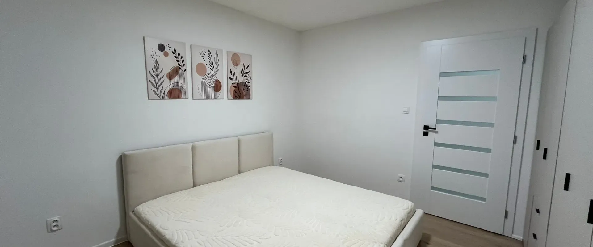 Na prenájom 2,5 - izbový byt po kompletnej rekonštrukcii na ul. Duklianskych hrdinov vo Vranove nad Topľou.