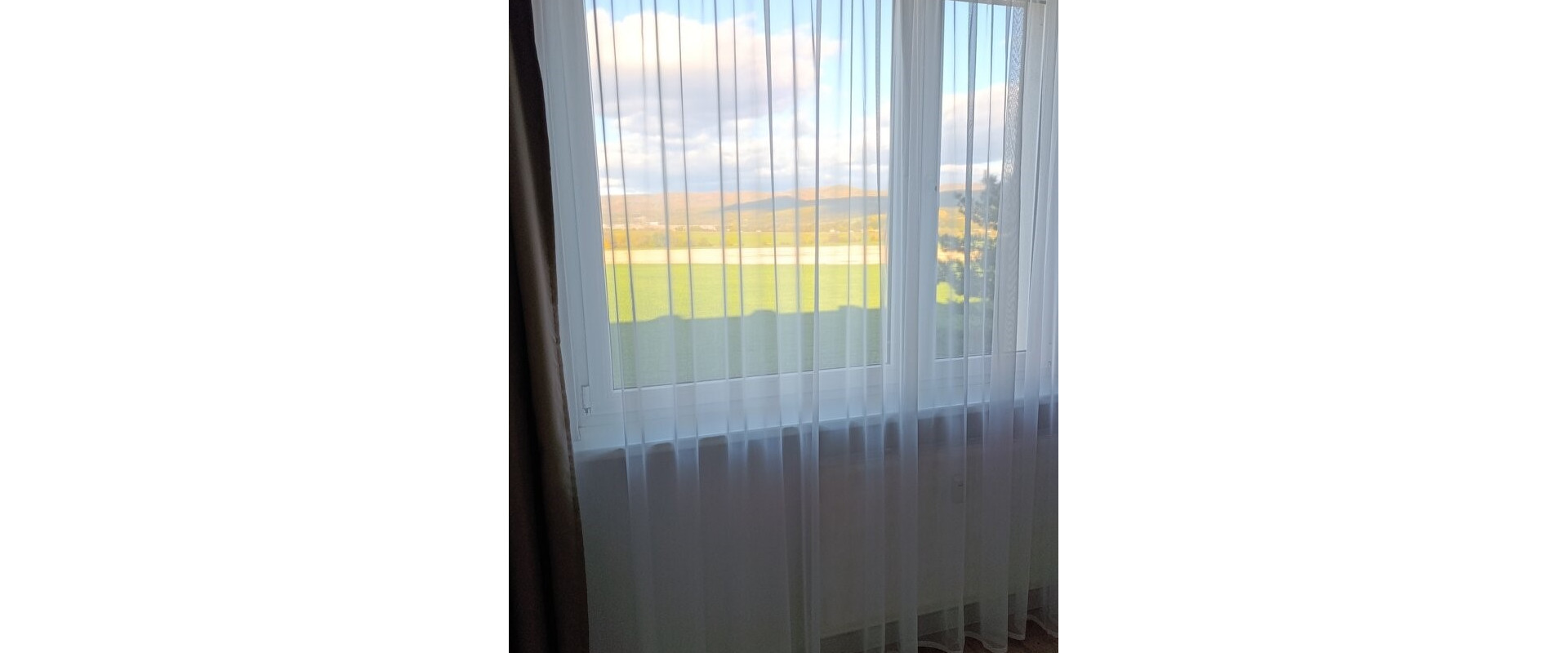 Priestranný 4-izbový byt s krásnym výhľadom a loggiou.