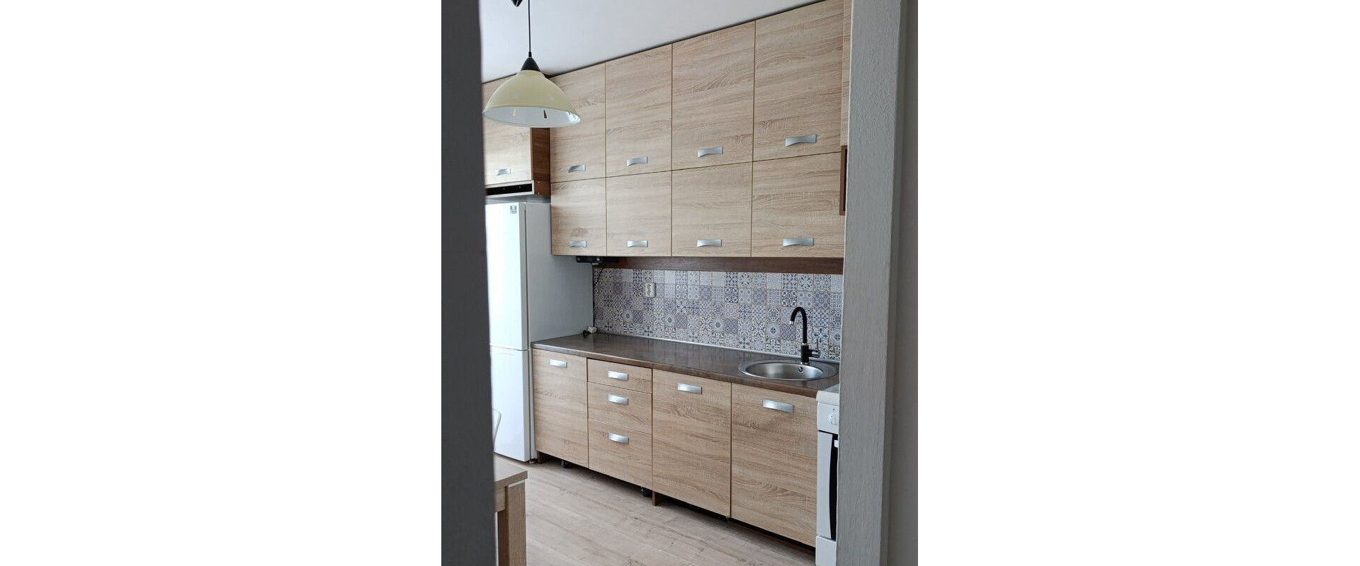 Priestranný 4-izbový byt s krásnym výhľadom a loggiou.