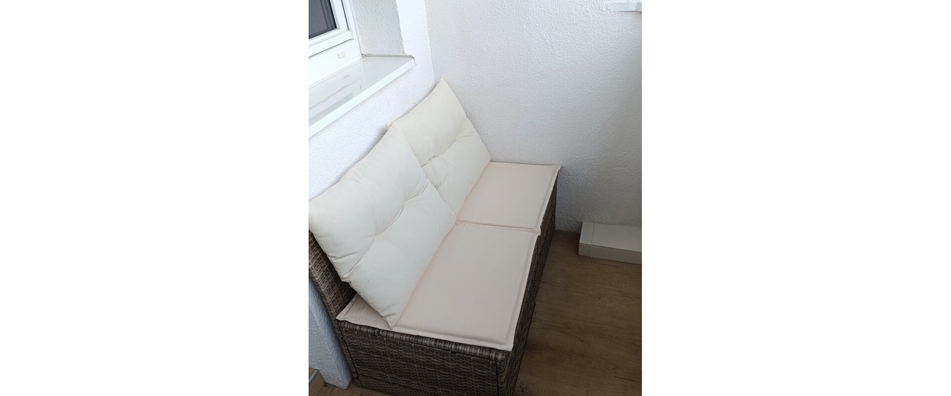 Priestranný 4-izbový byt s krásnym výhľadom a loggiou.