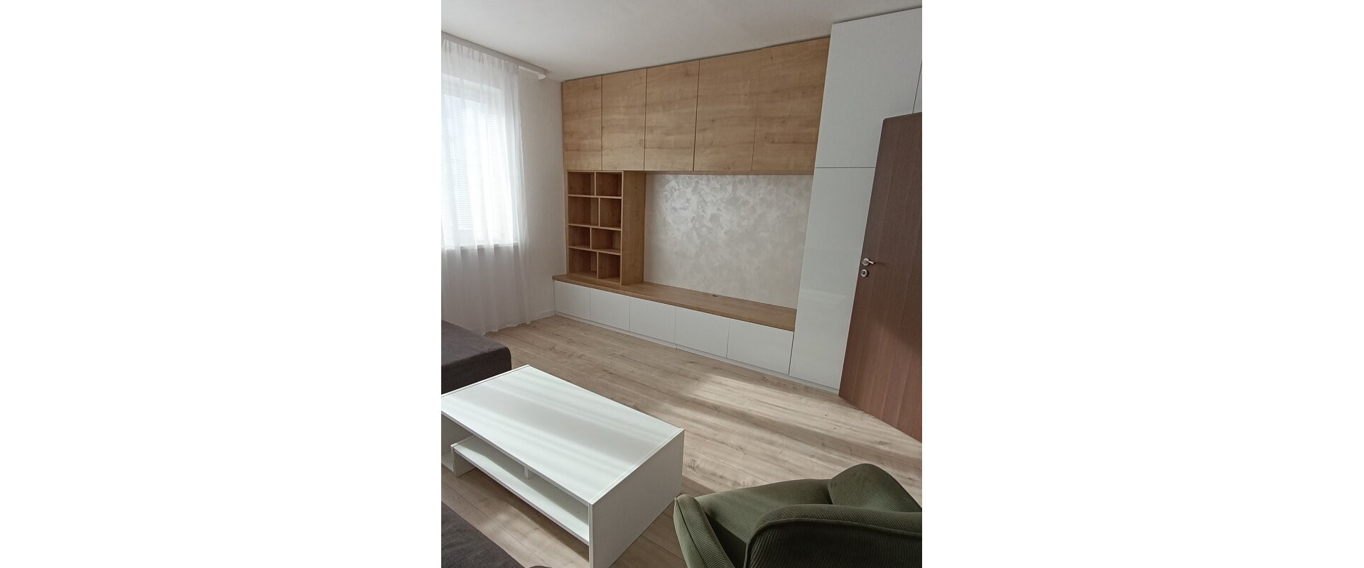 Priestranný 4-izbový byt s krásnym výhľadom a loggiou.