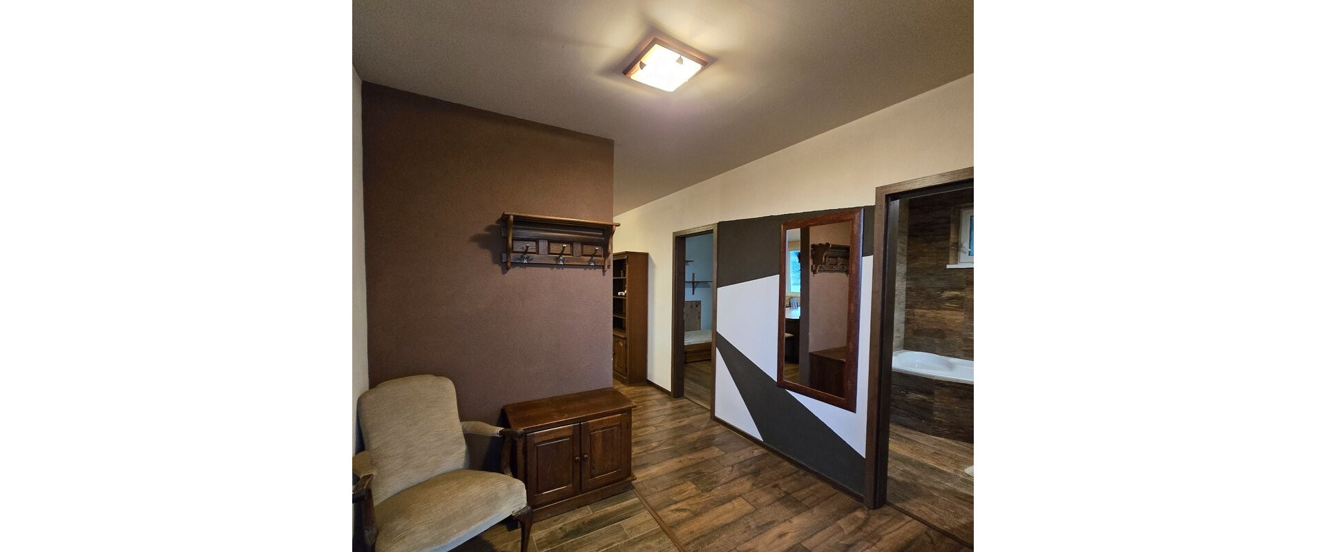 Exkluzívne na predaj: Priestranný moderný dom pod lesom