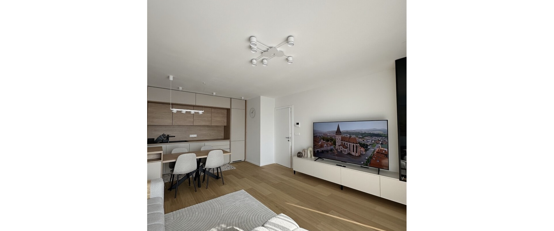 Prenájom 2-izbovégo bytu Ružinov green atrium s parkovanim