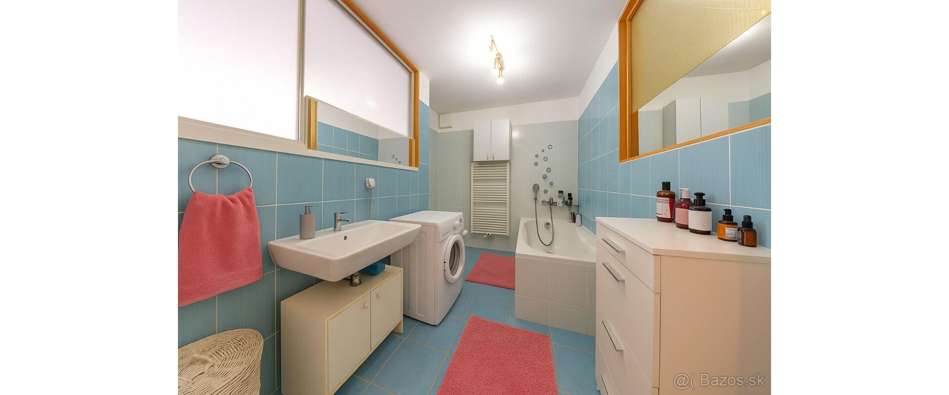 PRENÁJOM:  SLNEČNÝ 2-IZBOVÝ BYT S VEĽKORYSOU TERASOU -3D OBHLIADKA!