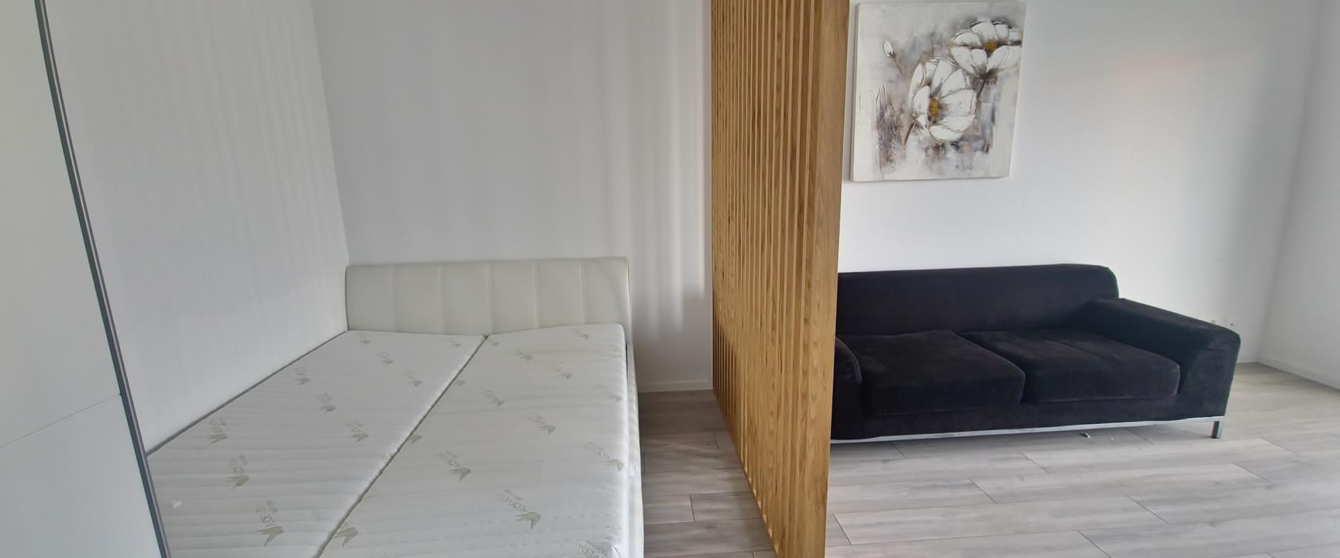 Krásny 1-izbový byt v novostavbe so záhradkou a parkovaním