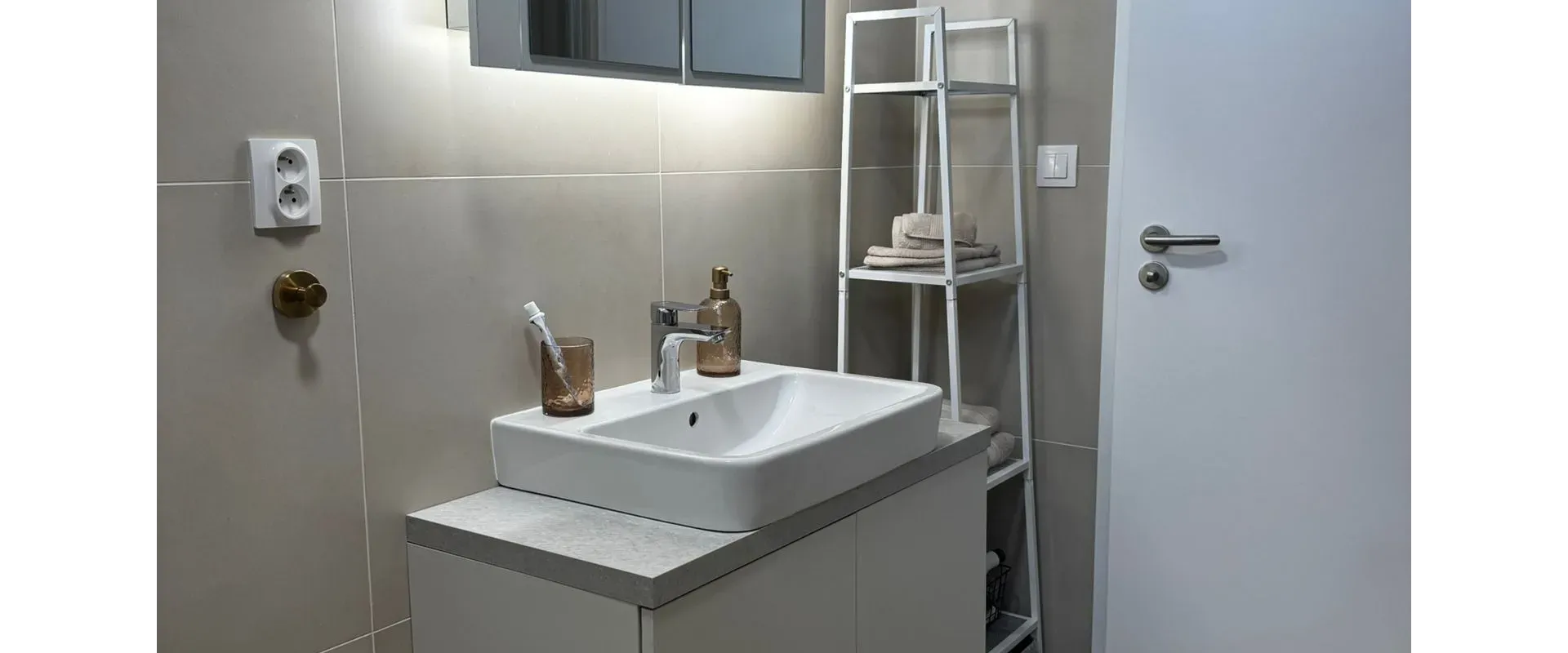 Moderný, kompletne zariadený byt v centre