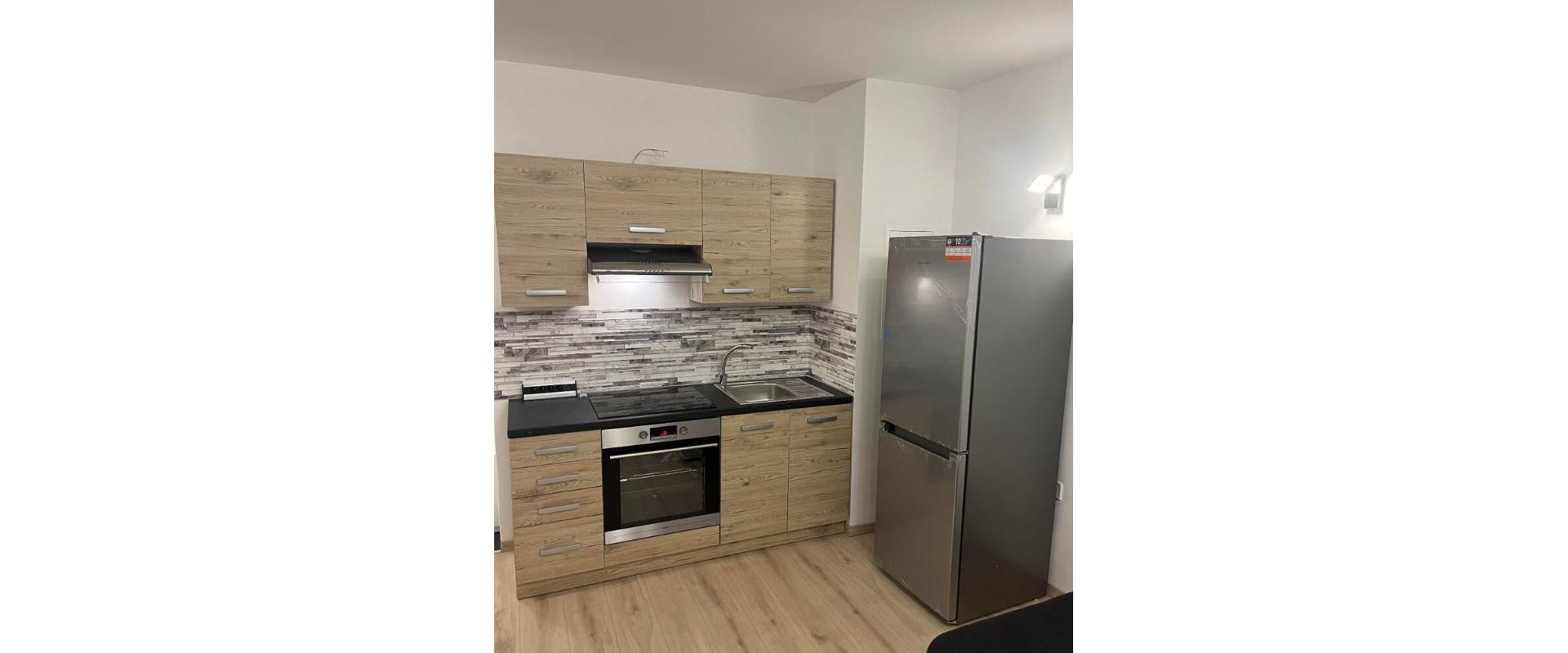 Ponúkam na prenájom 2-izbový byt pri jazere – novostavba