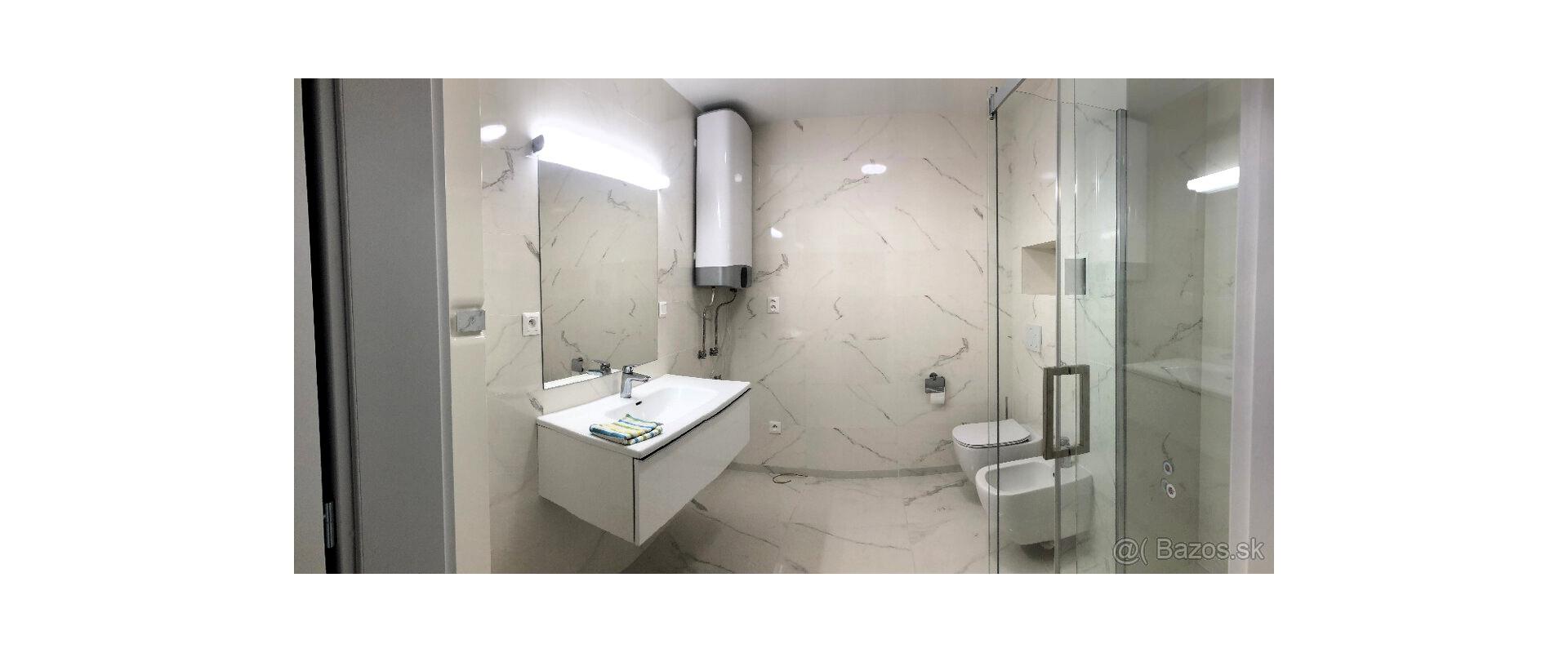 Na prenájom nadštandardný 2-izbový byt - 65 m² v centre Vranova nad Topľou.