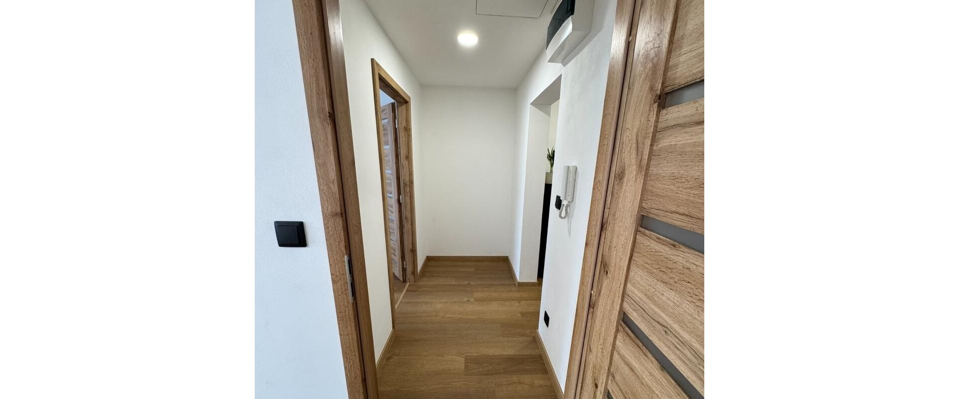 Ponúkam na dlhodobý prenájom 2 - izbový byt