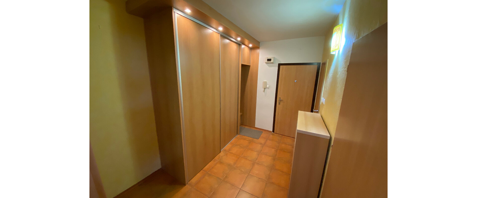 2-izbový priestranný byt na prenájom v Nových Zámkoch