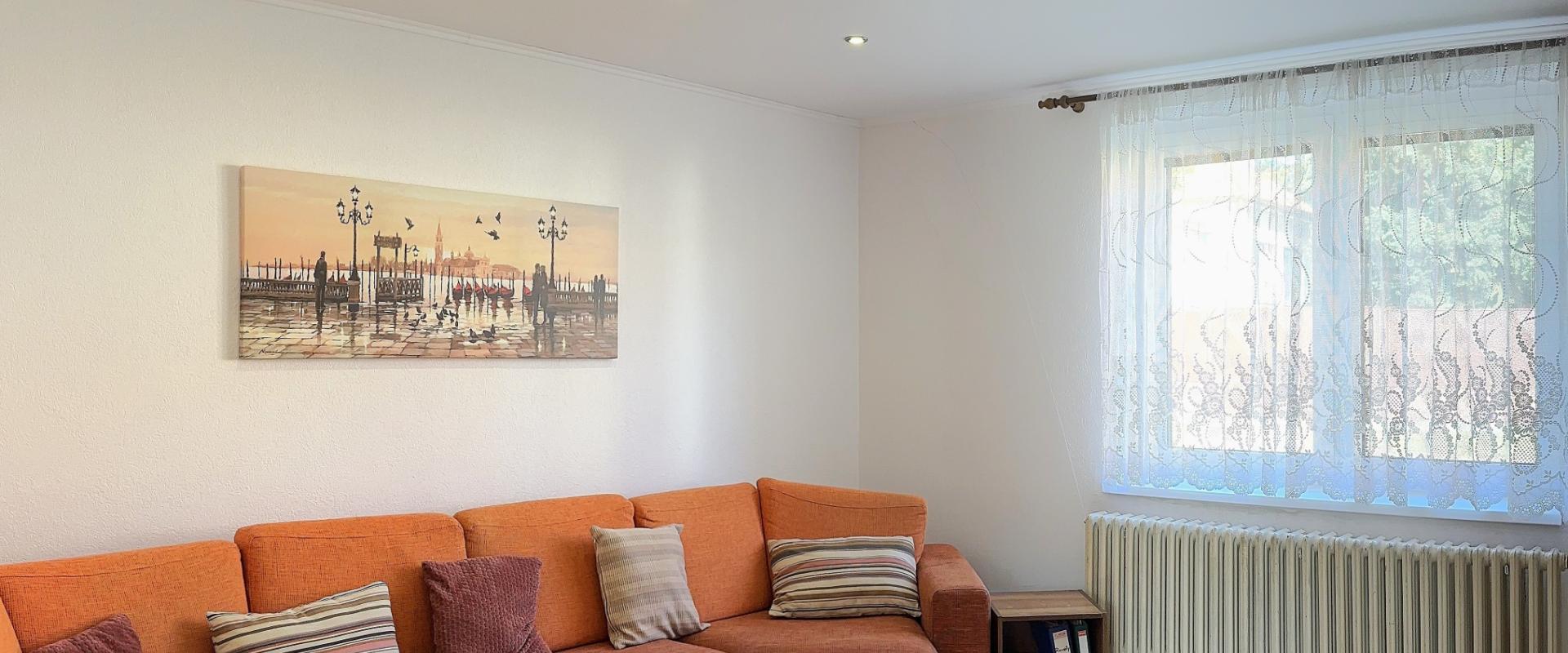 Priestranný 5-izbový rodinný dom s dvoma garážami