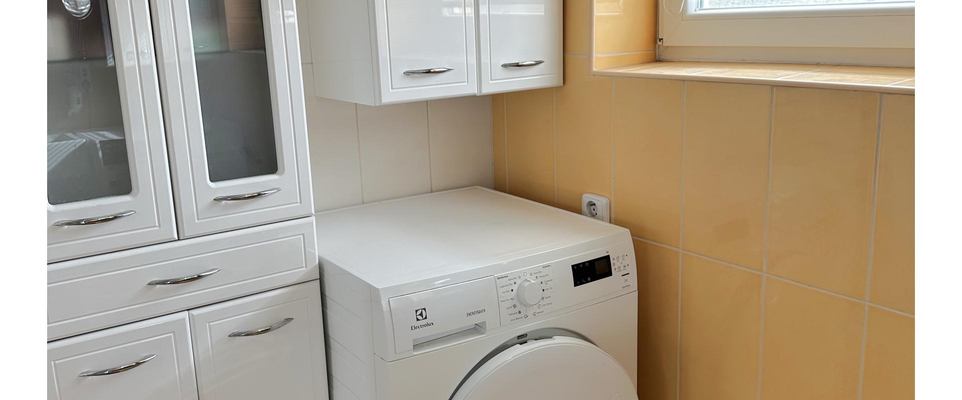 Priestranný 5-izbový rodinný dom s dvoma garážami