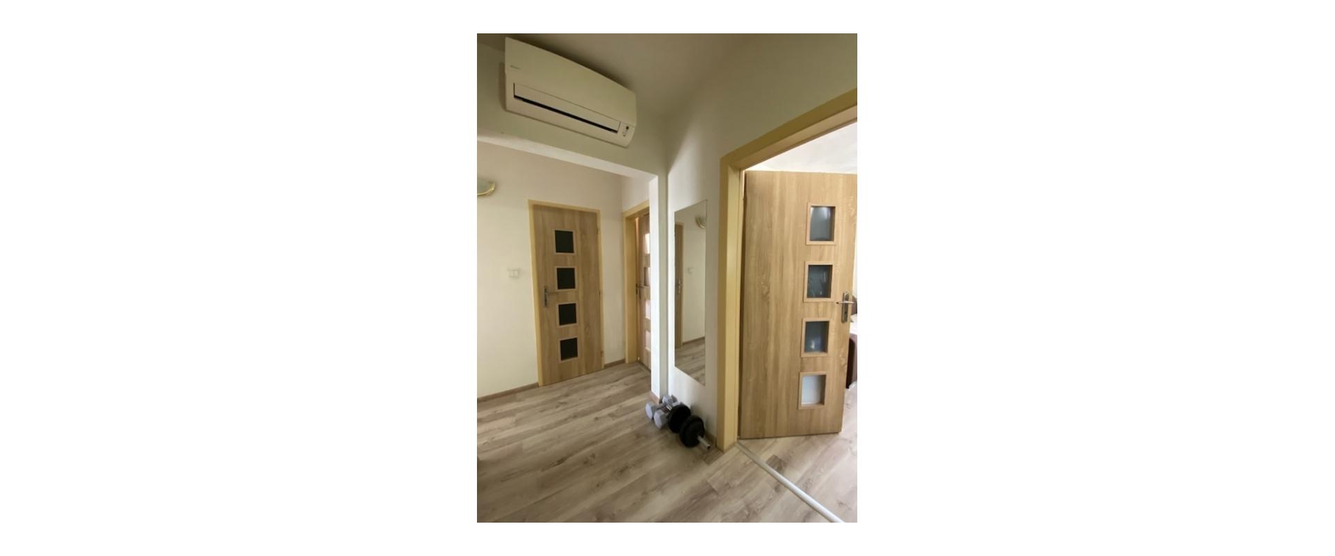 Prenájom 2-izbového bytu s balkónom – Vráble sídlisko Žitava