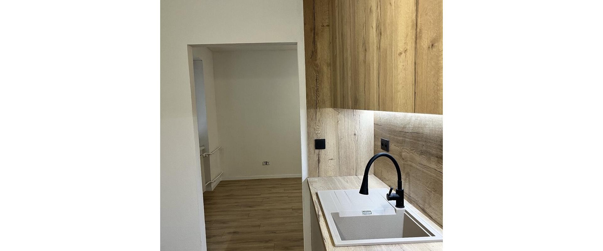 Na predaj 2 izbový byt centrum Malaciek po kompletnej rekonštrukcii