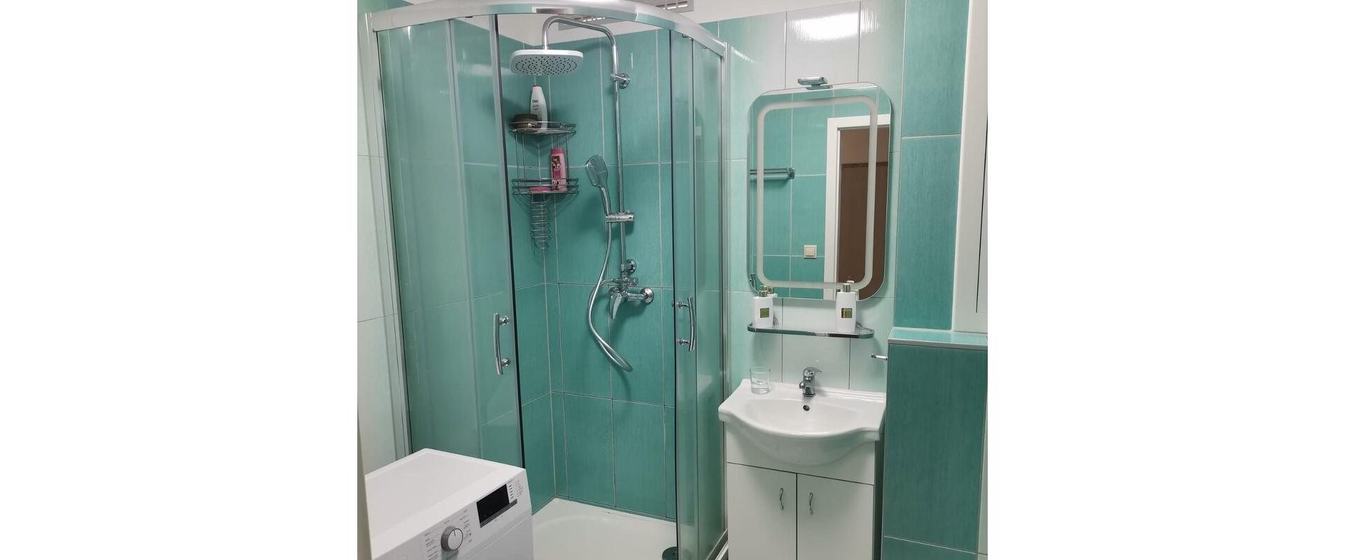 PRENÁJOM 1-IZBOVÝ BYT na Vlčincoch s dvoma logiami