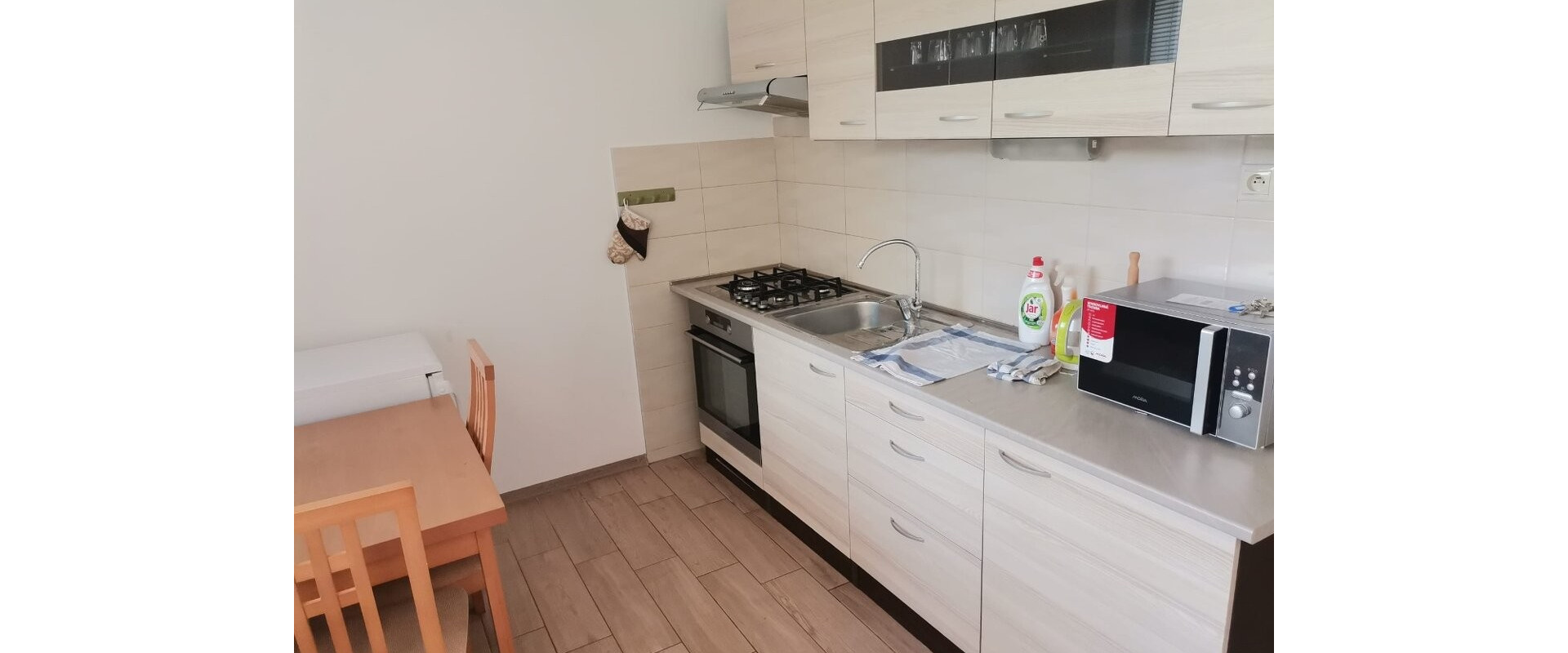 PRENÁJOM 1-IZBOVÝ BYT na Vlčincoch s dvoma logiami