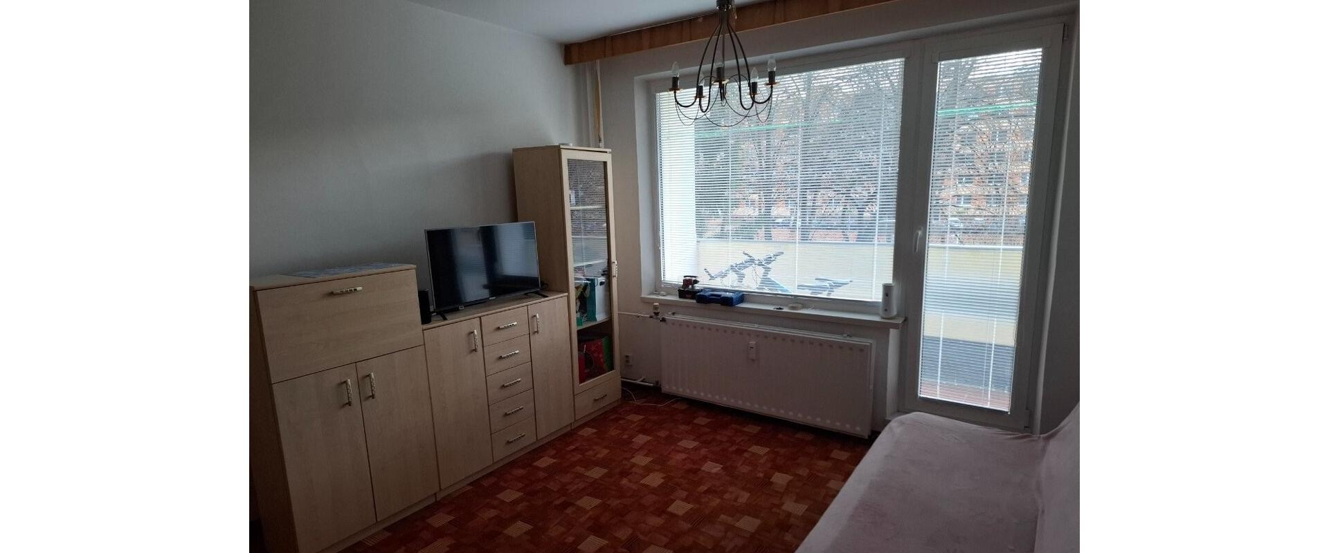 PRENÁJOM 1-IZBOVÝ BYT na Vlčincoch s dvoma logiami