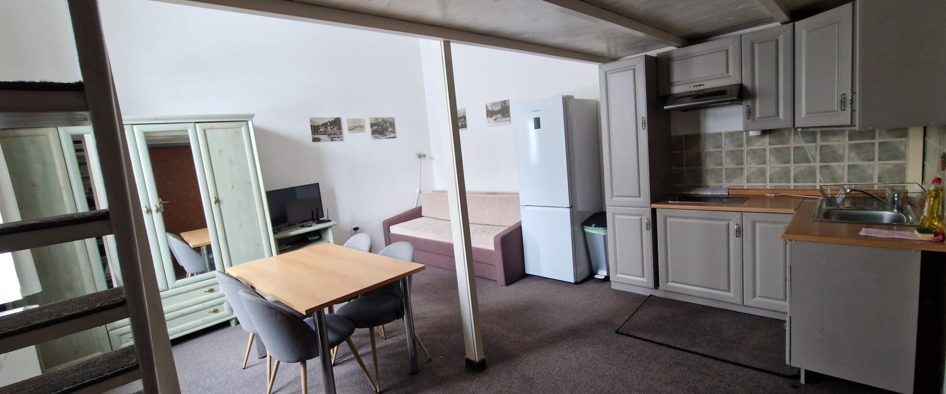 Garzónka v rodinnom dome so samostatným vstupom – prenájom