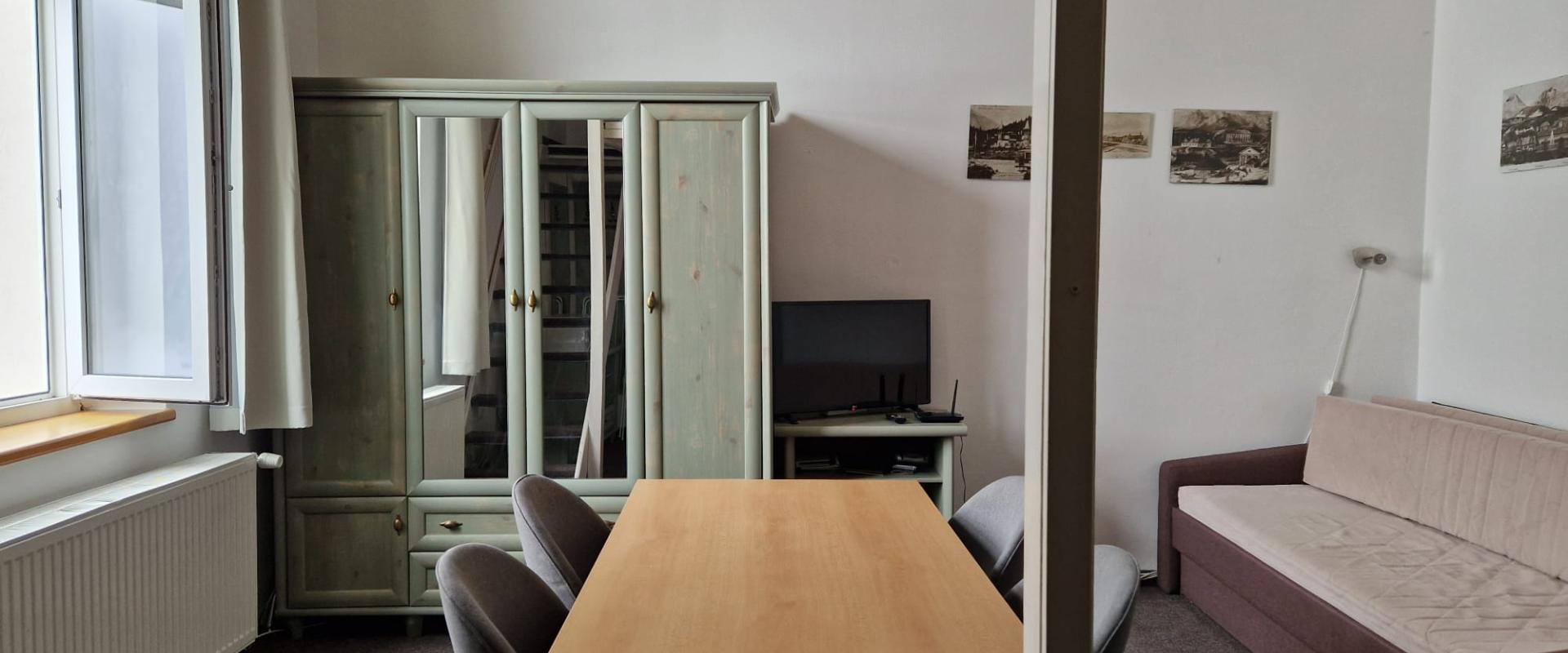 Garzónka v rodinnom dome so samostatným vstupom – prenájom