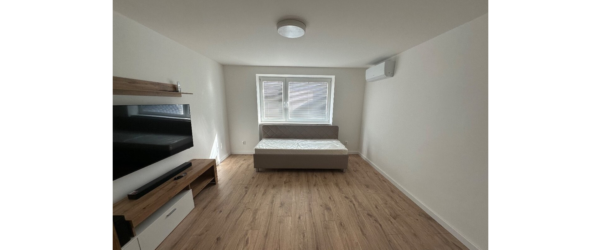 Ponúkam na prenájom kompletne rekonštruovaný byt v Komarne