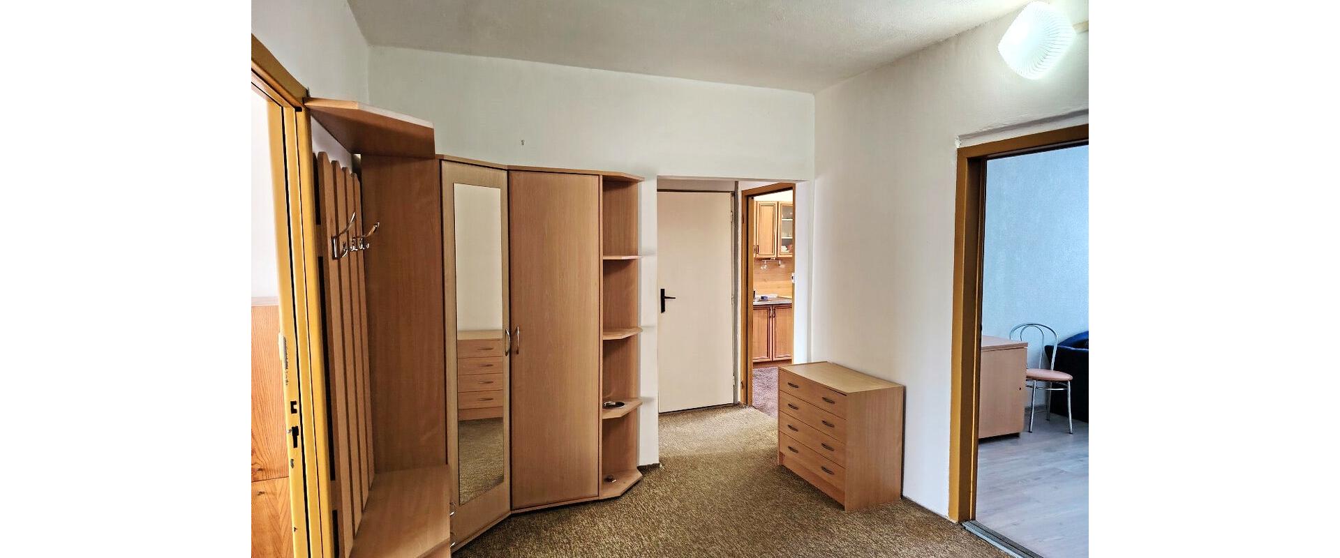 Na predaj veľký 4-izbový byt s veľkým potenciálom Handlová