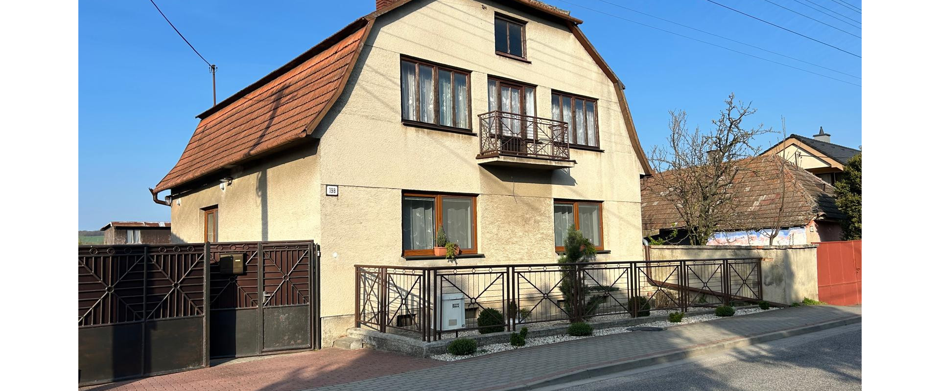 Rodinný dom s veľkým pozemkom 10min od Serede